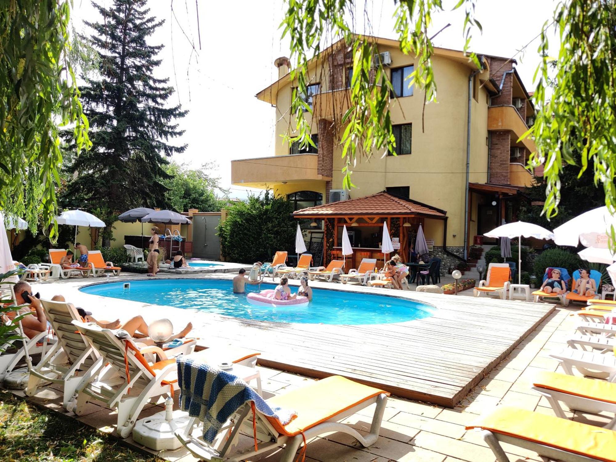 Family Hotel IV เวลินกราด ภายนอก รูปภาพ