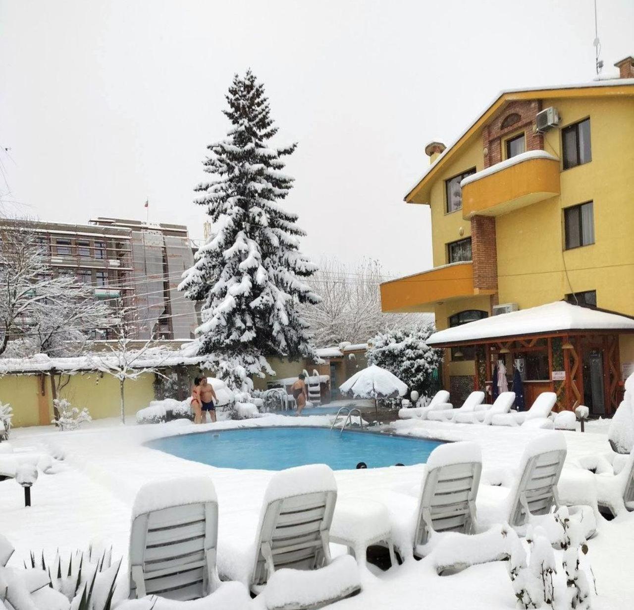 Family Hotel IV เวลินกราด ภายนอก รูปภาพ