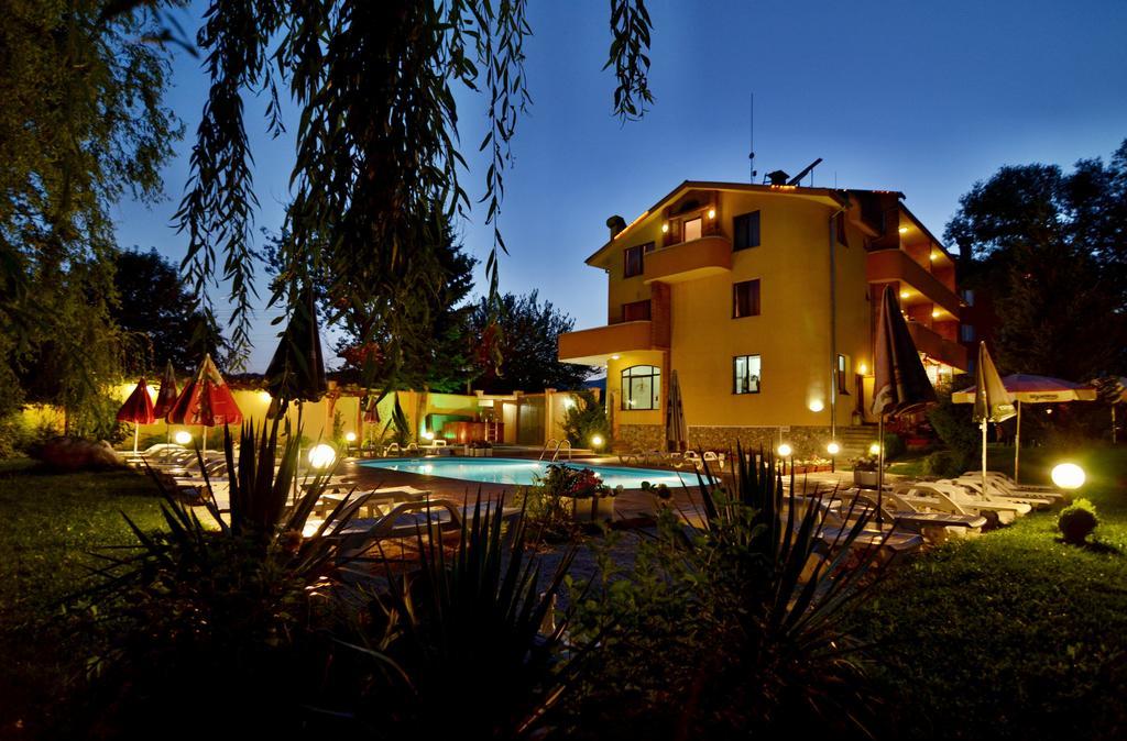 Family Hotel IV เวลินกราด ภายนอก รูปภาพ