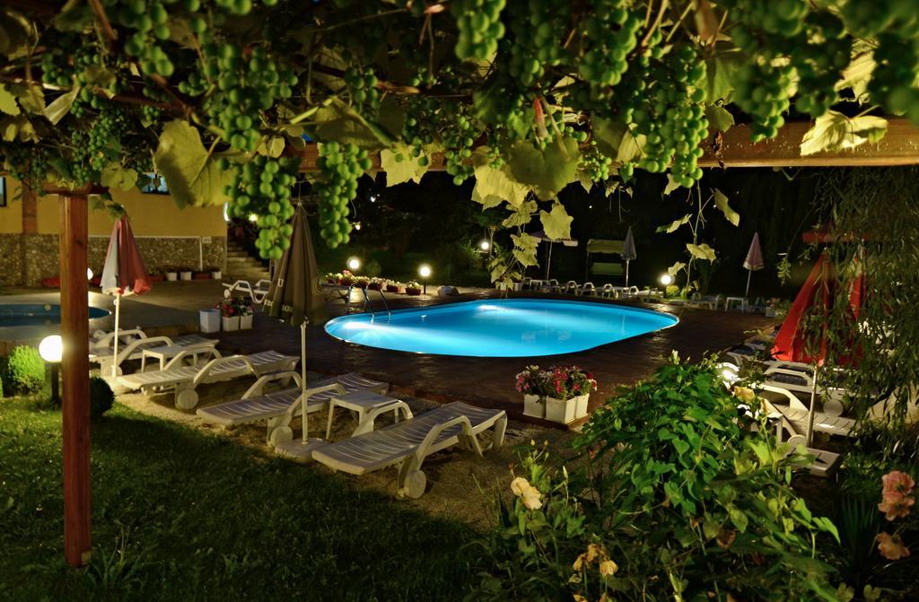 Family Hotel IV เวลินกราด ภายนอก รูปภาพ