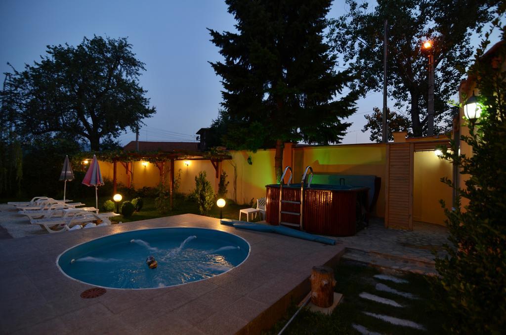 Family Hotel IV เวลินกราด ภายนอก รูปภาพ